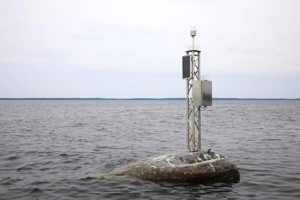Sääasema meressä.